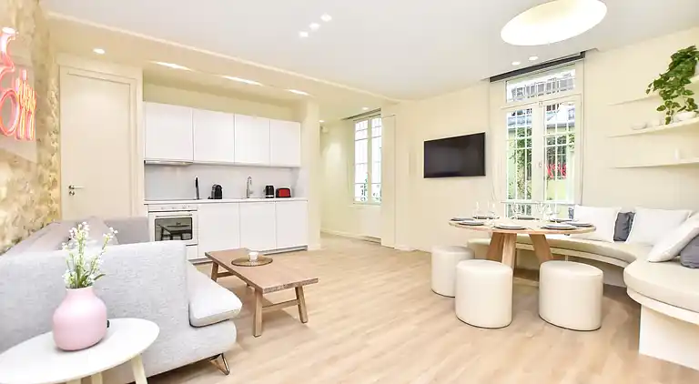 Apartment in Faubourg-Montmartre