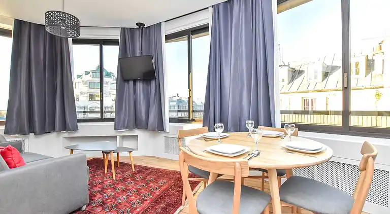 Apartment in Chaussée-d'Antin