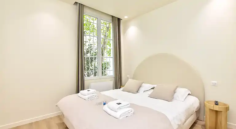 Apartment in Faubourg-Montmartre