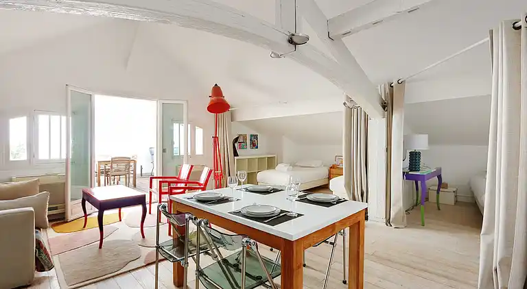 Apartment in Porte-Saint-Martin