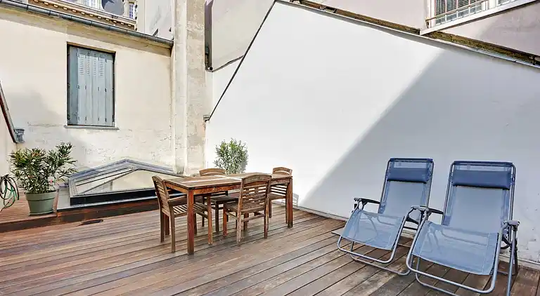Apartment in Porte-Saint-Martin
