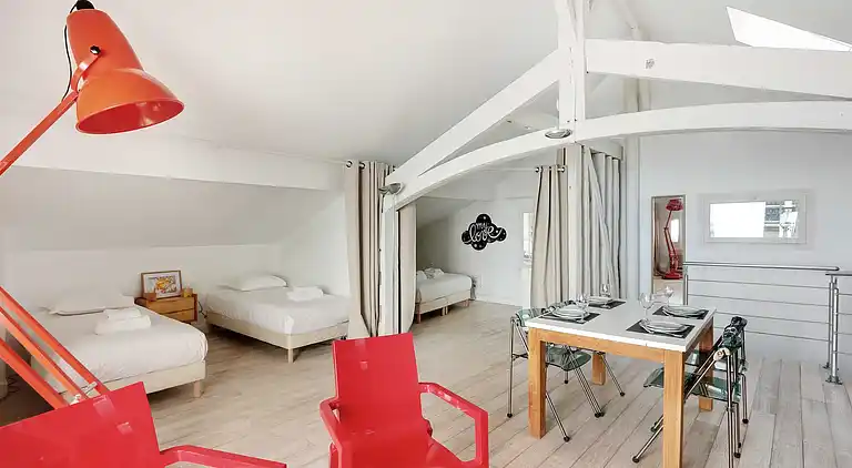 Apartment in Porte-Saint-Martin