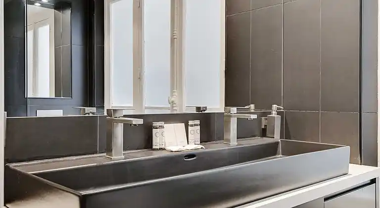 Apartment in Porte-Saint-Martin