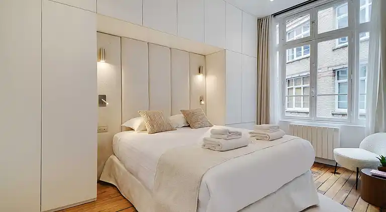 Apartment in Porte-Saint-Martin