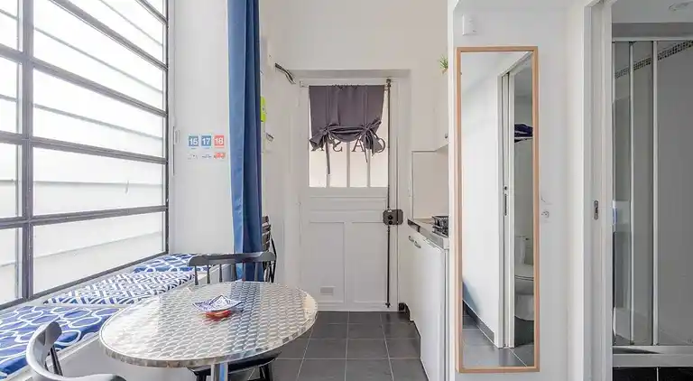 Apartment in Porte-Saint-Denis