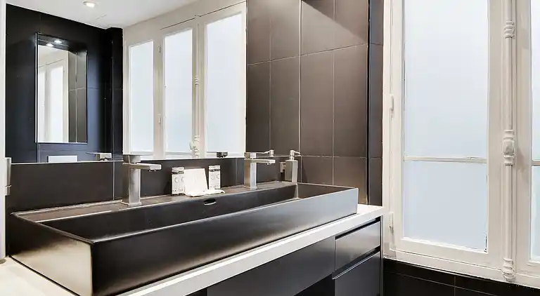 Apartment in Porte-Saint-Martin