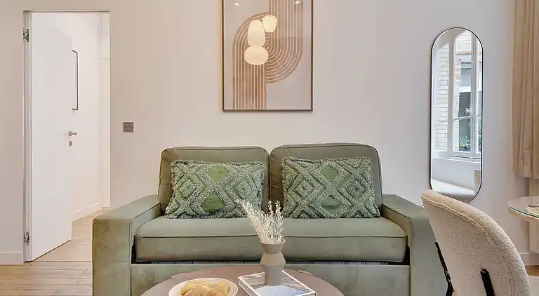 Apartment in Porte-Saint-Martin