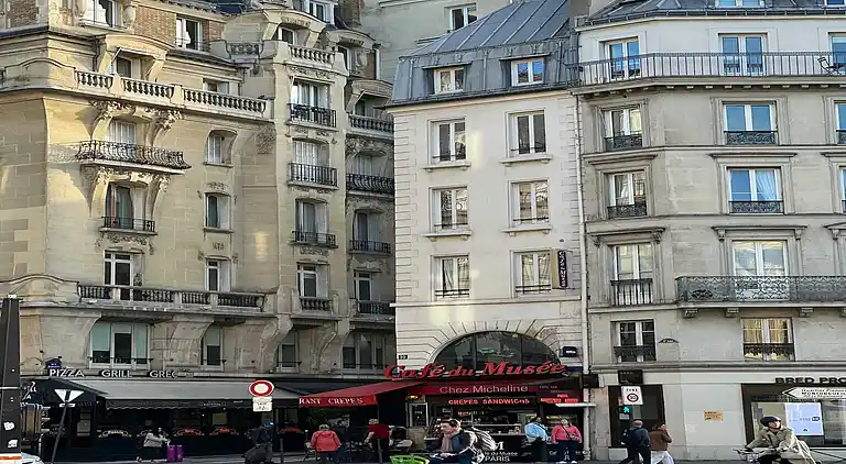 Apartment in Porte-Saint-Martin