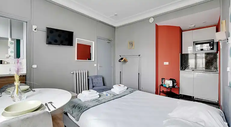 Apartment in Porte-Saint-Martin