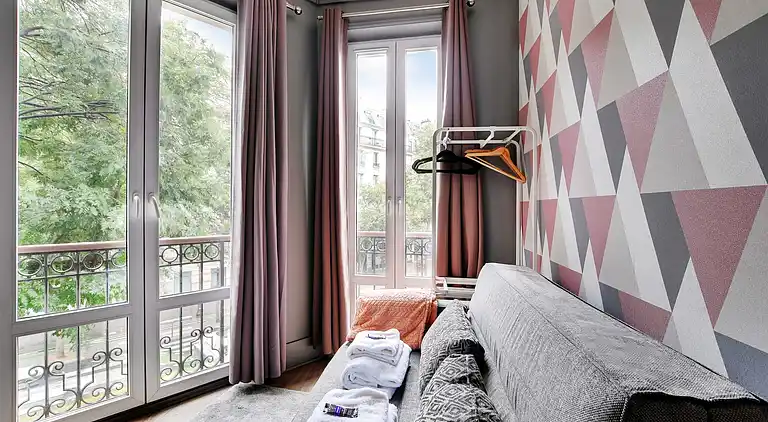 Apartment in Porte-Saint-Martin