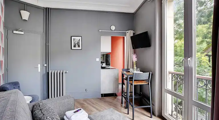 Apartment in Porte-Saint-Martin