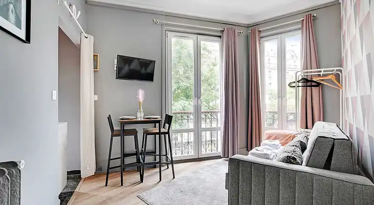 Apartment in Porte-Saint-Martin