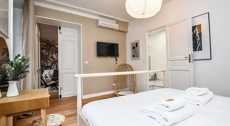 Apartment in Porte-Saint-Denis