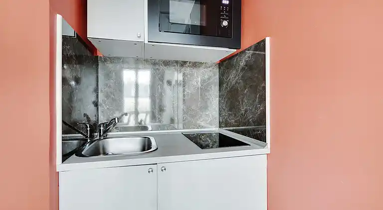 Apartment in Porte-Saint-Martin