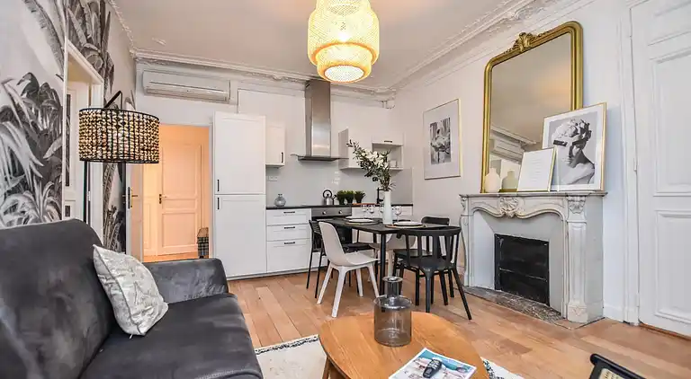Apartment in Porte-Saint-Denis