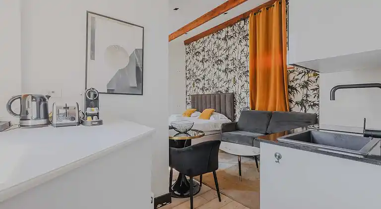 Apartment in Plaine-Monceau