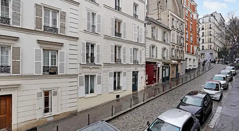 Apartment in Montmartre