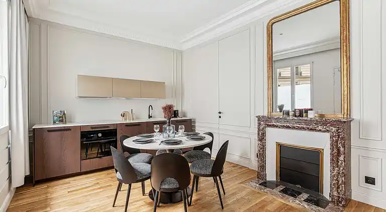 Apartment in Chaillot