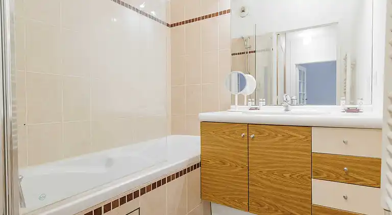 Apartment in Clichy