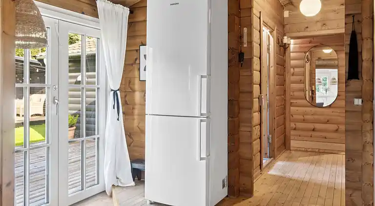 Charmerende bjælkehus tæt på vandet