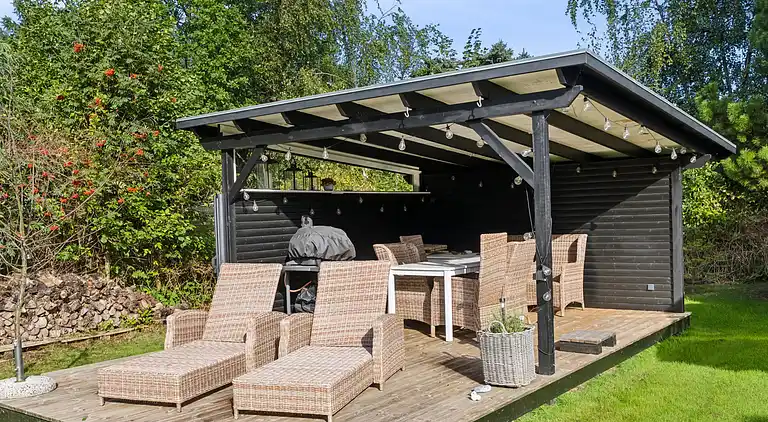 Charmerende bjælkehus tæt på vandet