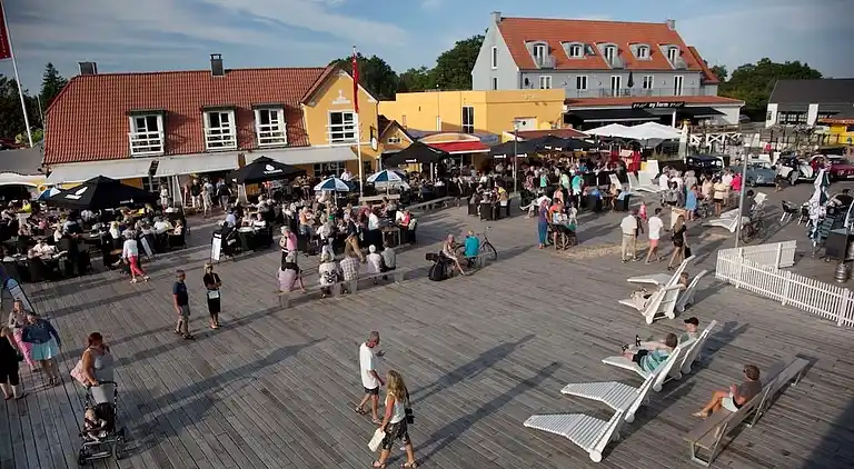 Charmerende bjælkehus tæt på vandet
