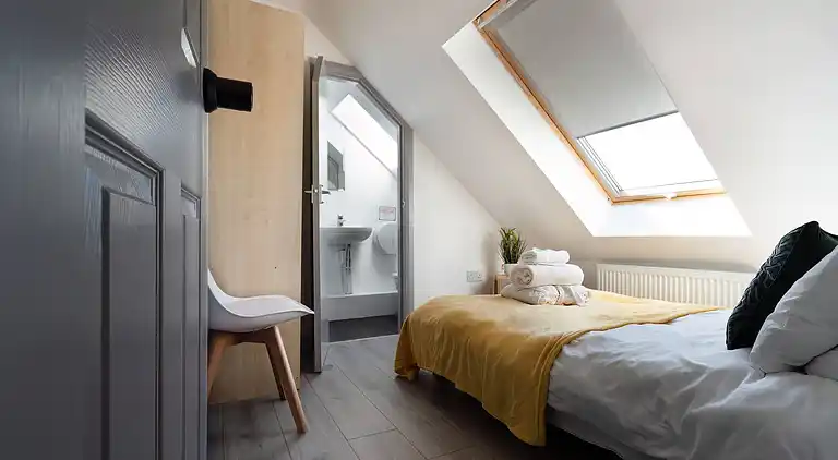 Family Holiday Home With Hot Tub Sleeps 8