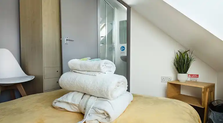 Family Holiday Home With Hot Tub Sleeps 8