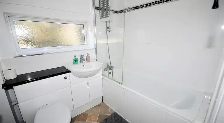 Family Holiday Home With Hot Tub Sleeps 8