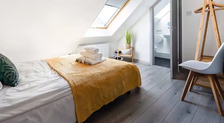 Family Holiday Home With Hot Tub Sleeps 8