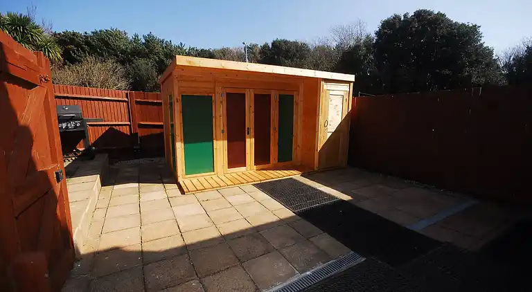 Family Holiday Home With Hot Tub Sleeps 8