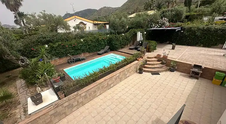 Villa with Private Pool and Reserved Access to the beach