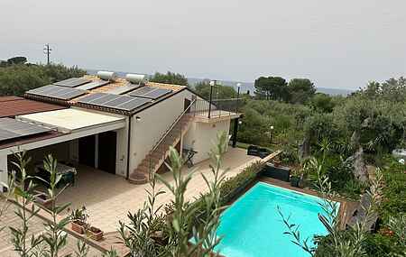 Villa with Private Pool and Reserved Access to the beach