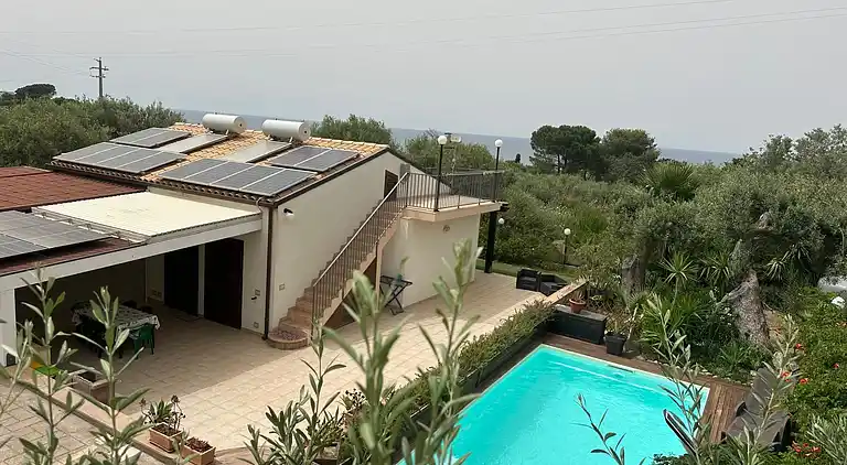 Villa with Private Pool and Reserved Access to the beach