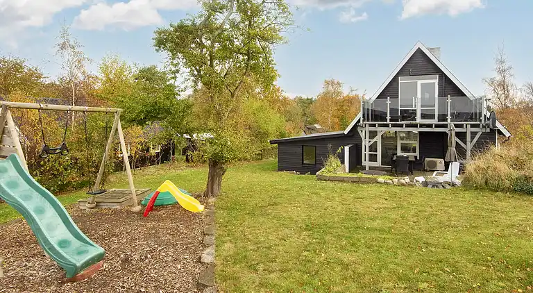 Sommerhus ved Øer Strand