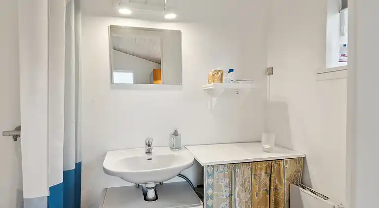 Gemütliches kleines Nebengebäude mit Meerblick