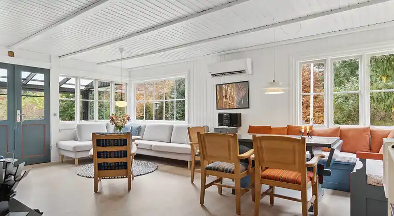 Hyggeligt sommerhus nær strand og natur