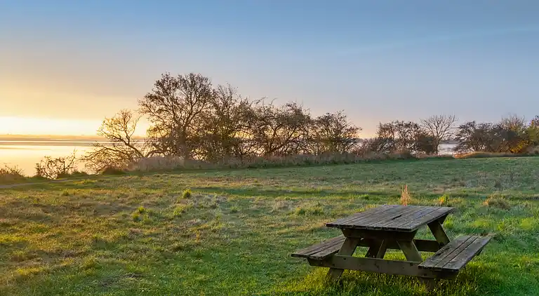 Gemütliches kleines Nebengebäude mit Meerblick