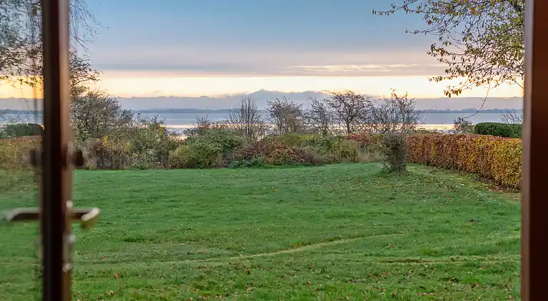 Gemütliches kleines Nebengebäude mit Meerblick