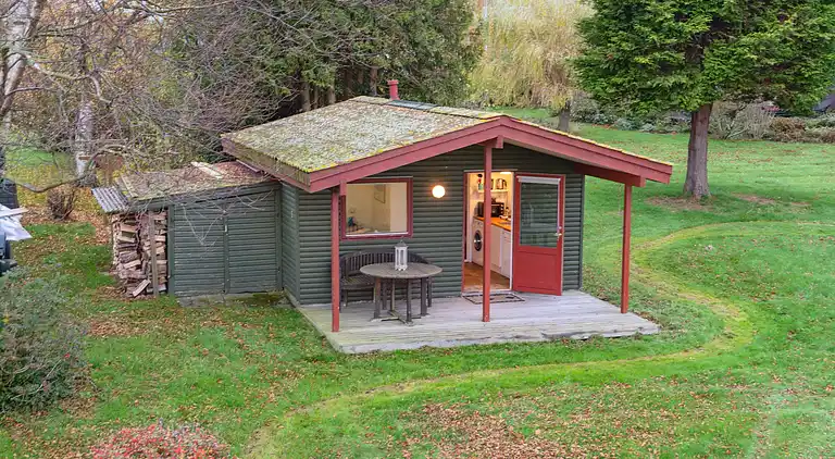 Gemütliches kleines Nebengebäude mit Meerblick