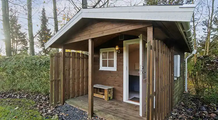 Afslappende feriehus nær vand og Jesperhus