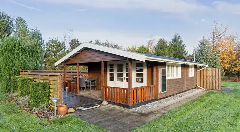 Afslappende feriehus nær vand og Jesperhus