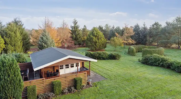 Afslappende feriehus nær vand og Jesperhus