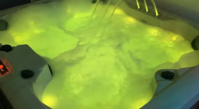 Charmantes Refugium mit Whirlpool und Sauna für 4 Personen