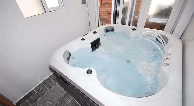Charmantes Refugium mit Whirlpool und Sauna für 4 Personen