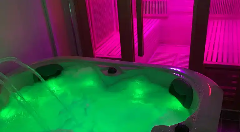 Charmantes Refugium mit Whirlpool und Sauna für 4 Personen