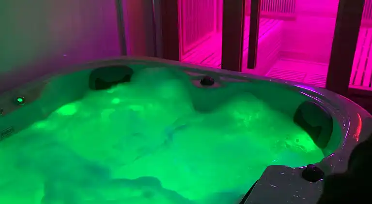 Charmantes Refugium mit Whirlpool und Sauna für 4 Personen