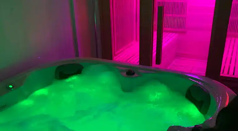 Charmantes Refugium mit Whirlpool und Sauna für 4 Personen