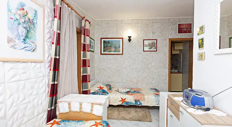 Two bedroom apartment near beach Grebaštica, Šibenik