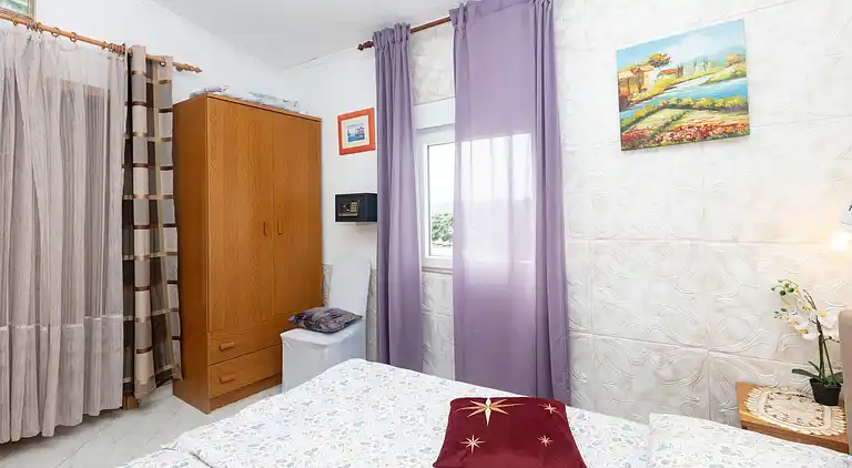 Two bedroom apartment near beach Grebaštica, Šibenik